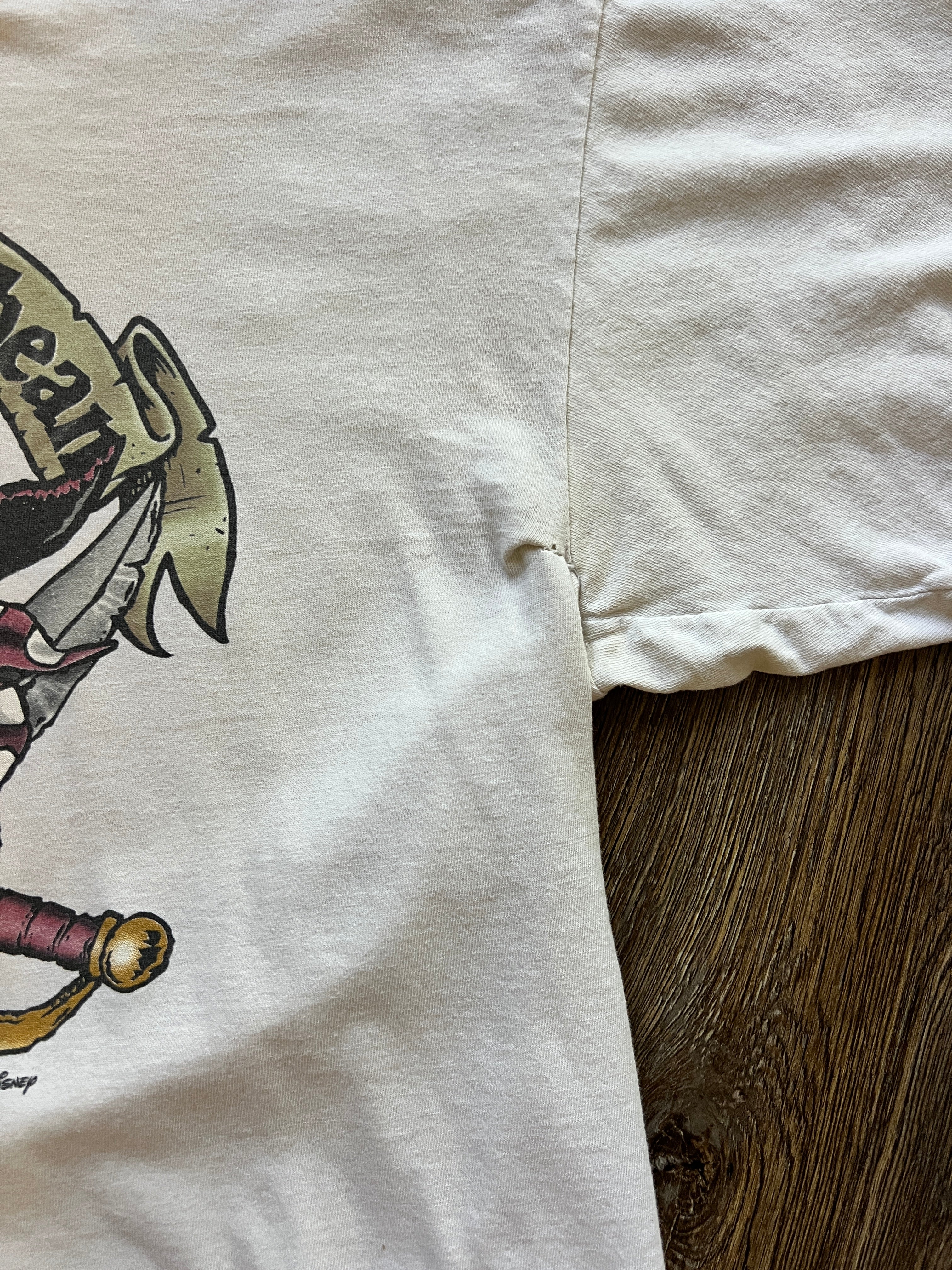 684 -Tan Pirates of the Caribbean WDW Logo Pirate Skull & Crossbones Tee - XL
