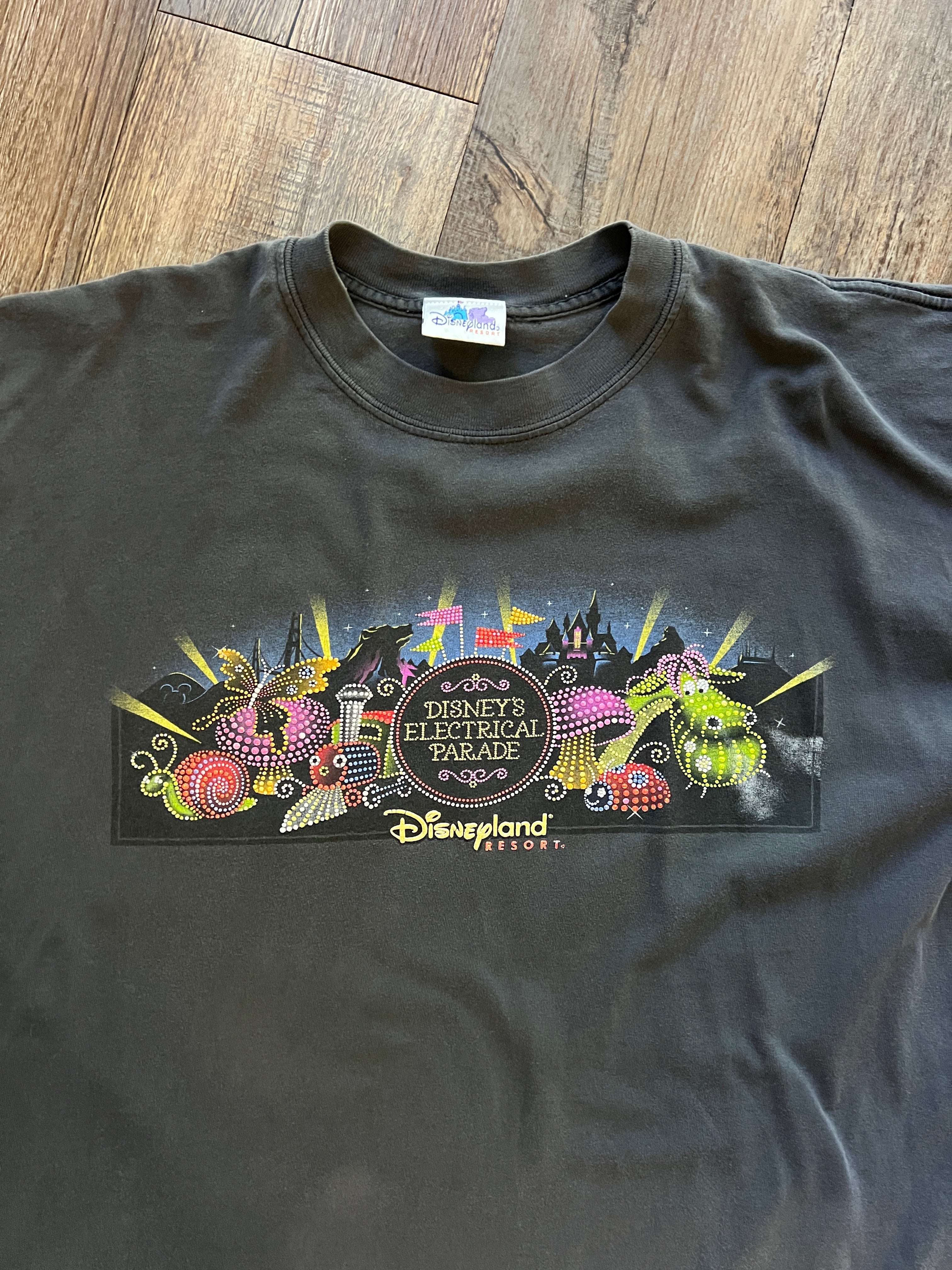 689 -Black Disneyland Main Street Electrical Parade Tee - L