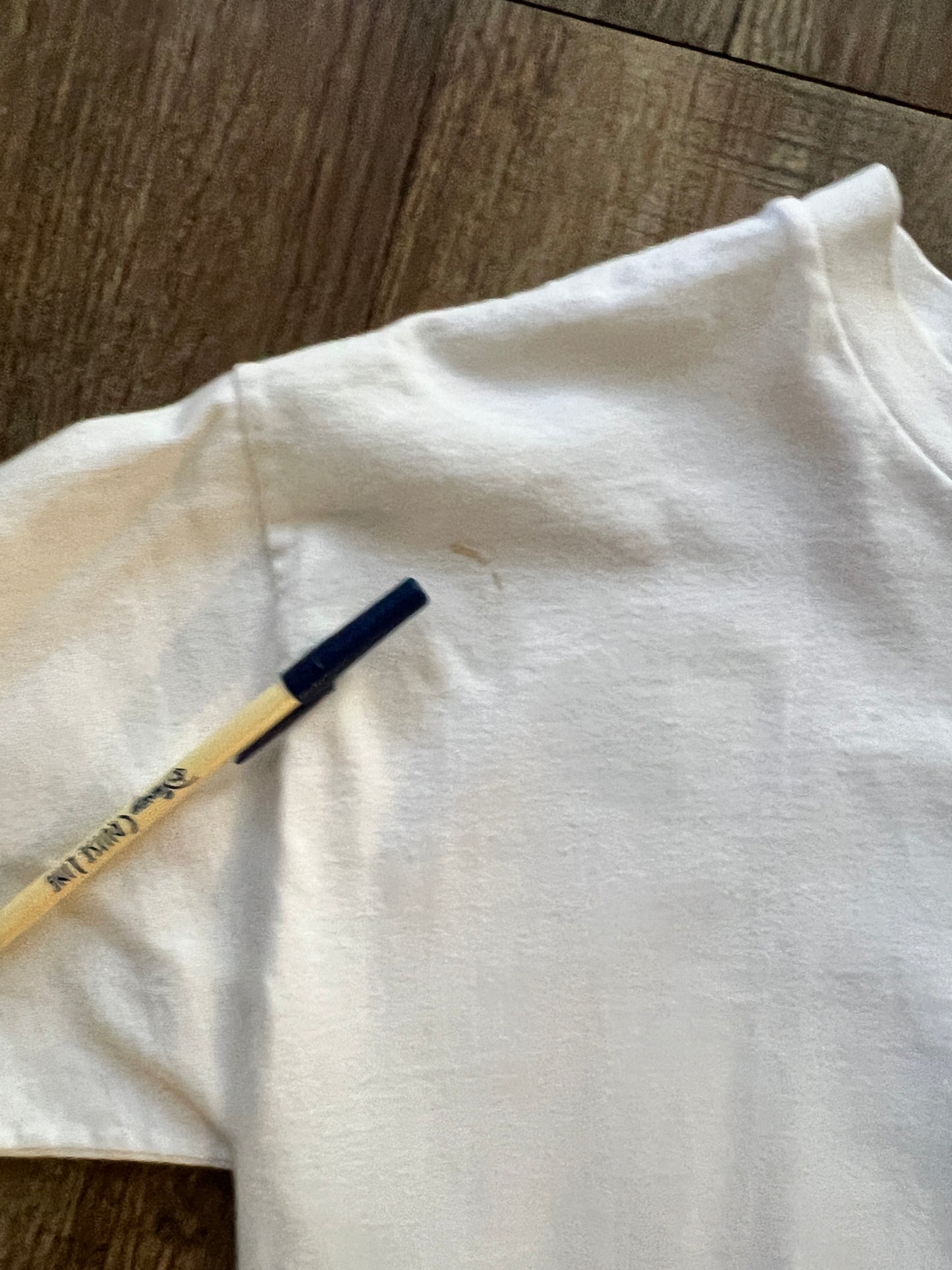 701 -White Embroidered Minnie Mouse Waving Pocket Tee - M