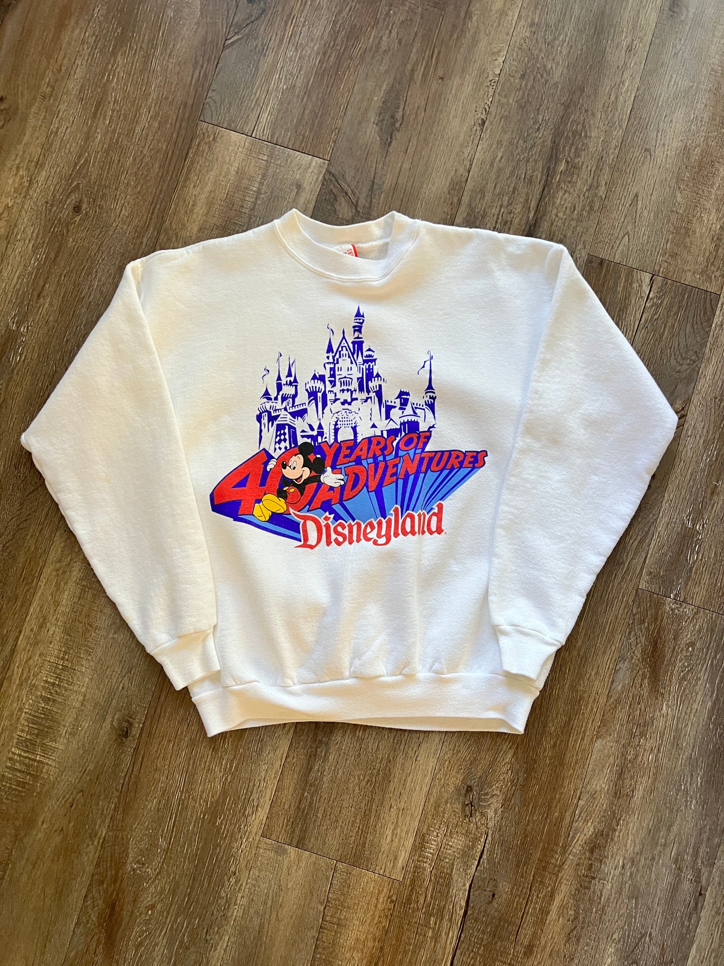702 -White 40 Years of Adventure Disneyland Logo Crewneck - L