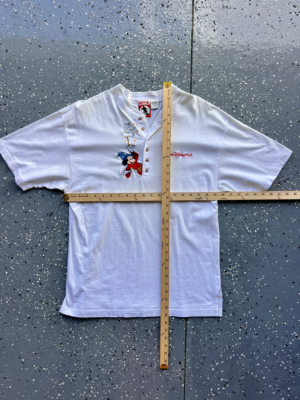 1431 - White Sorcerer Mickey Embroidered Henley - L