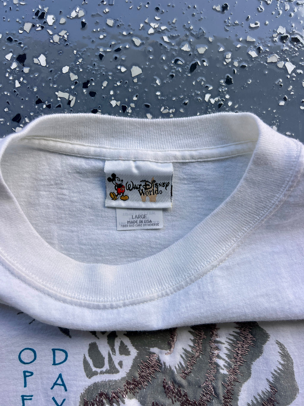 1432 - White Embroidered 1998 DAK Asia Opening Day Tee - L