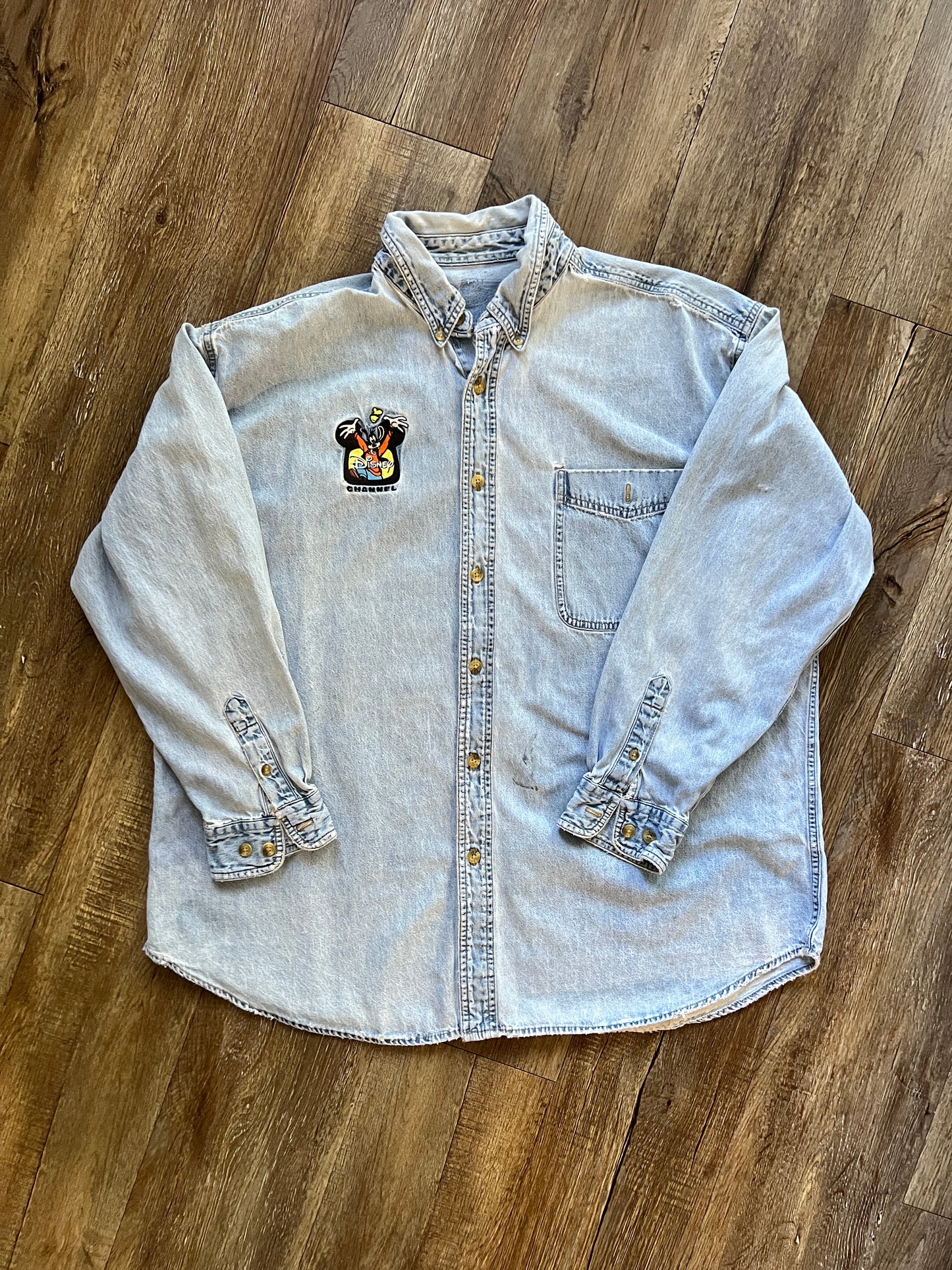 719 -Denim Embroidered Goofy The Disney Channel Button Up - L