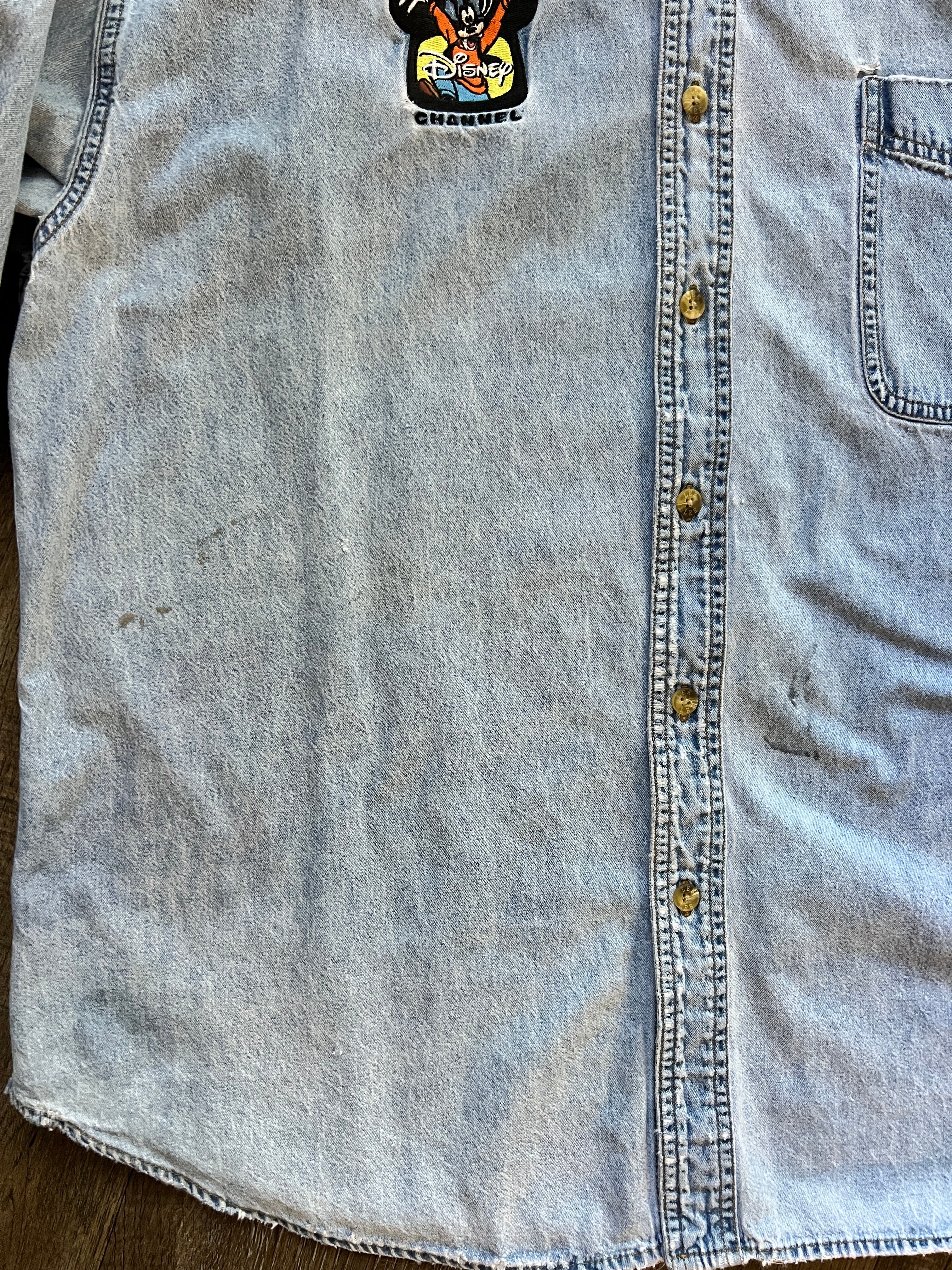 719 -Denim Embroidered Goofy The Disney Channel Button Up - L