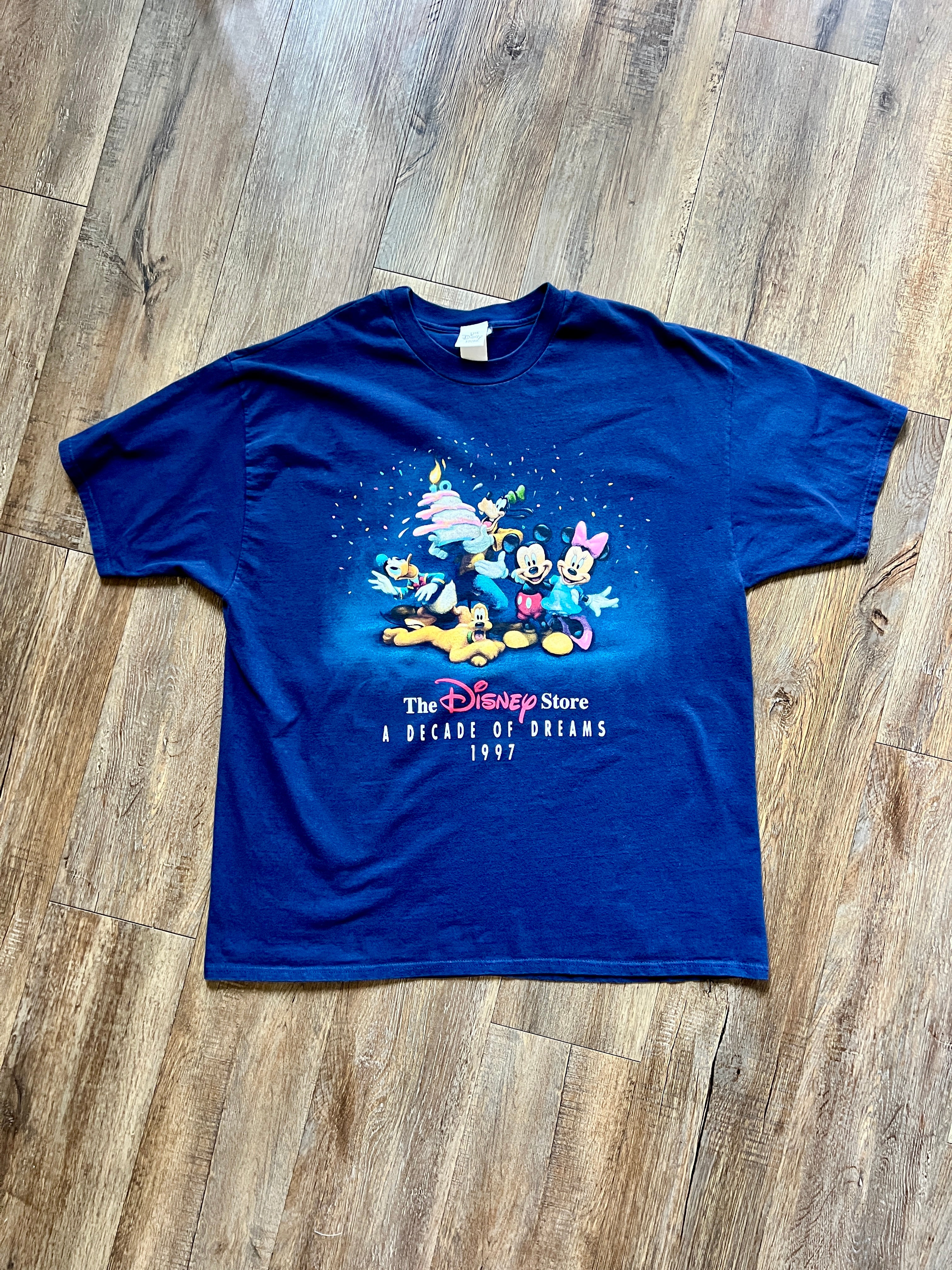 1215 - Navy 1997 The Disney Store Decade of Dreams Cake Shirt - 2XL