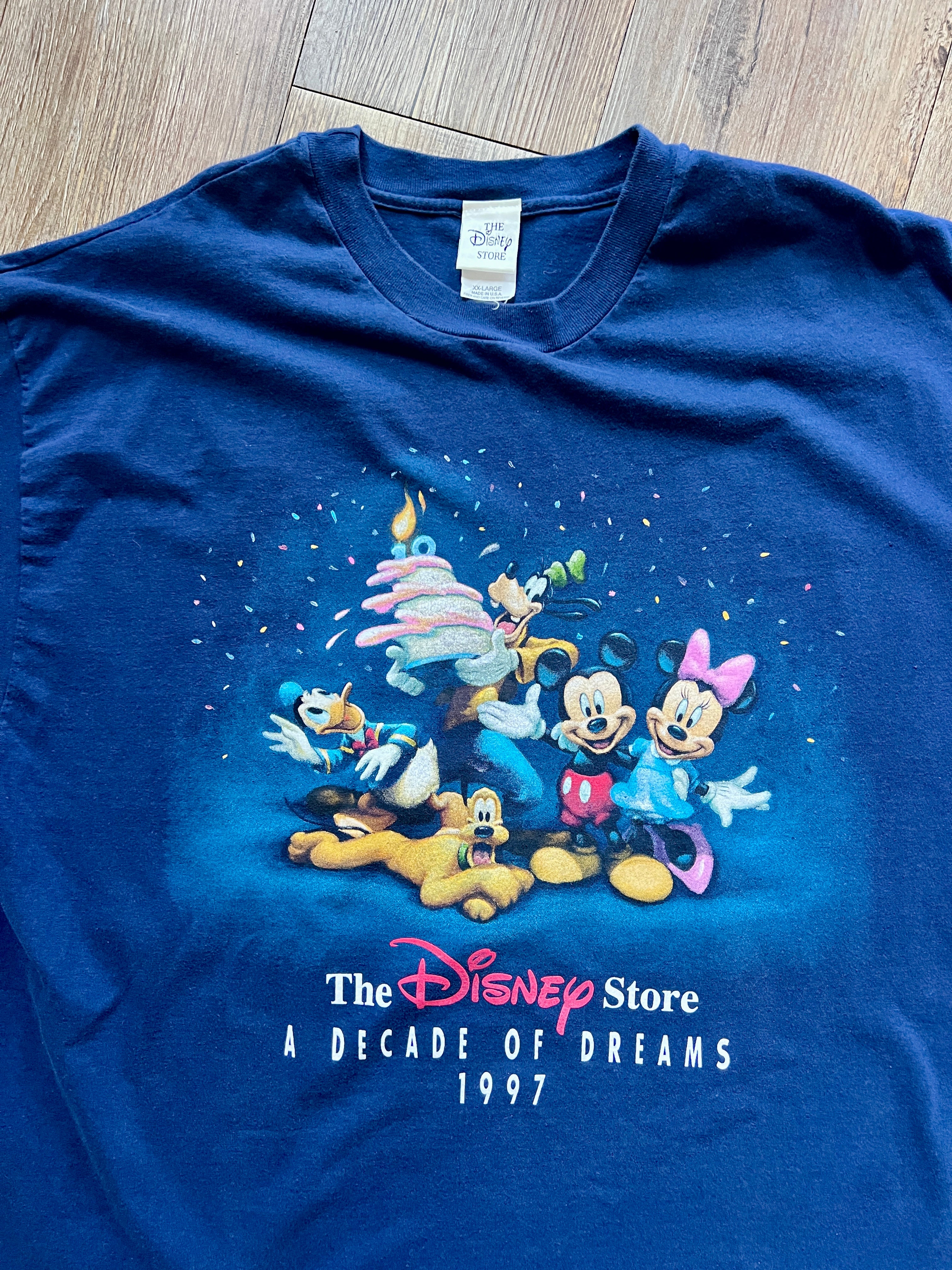 1215 - Navy 1997 The Disney Store Decade of Dreams Cake Shirt - 2XL
