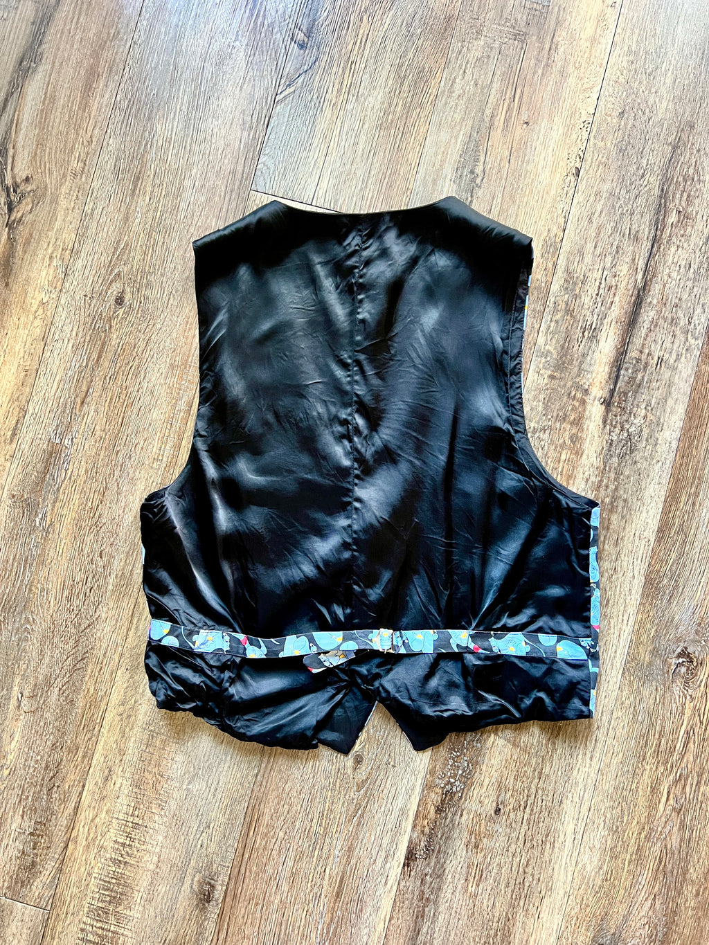 1217 -Black AOP Genie The Disney Store Satin Button Up Vest - S/M