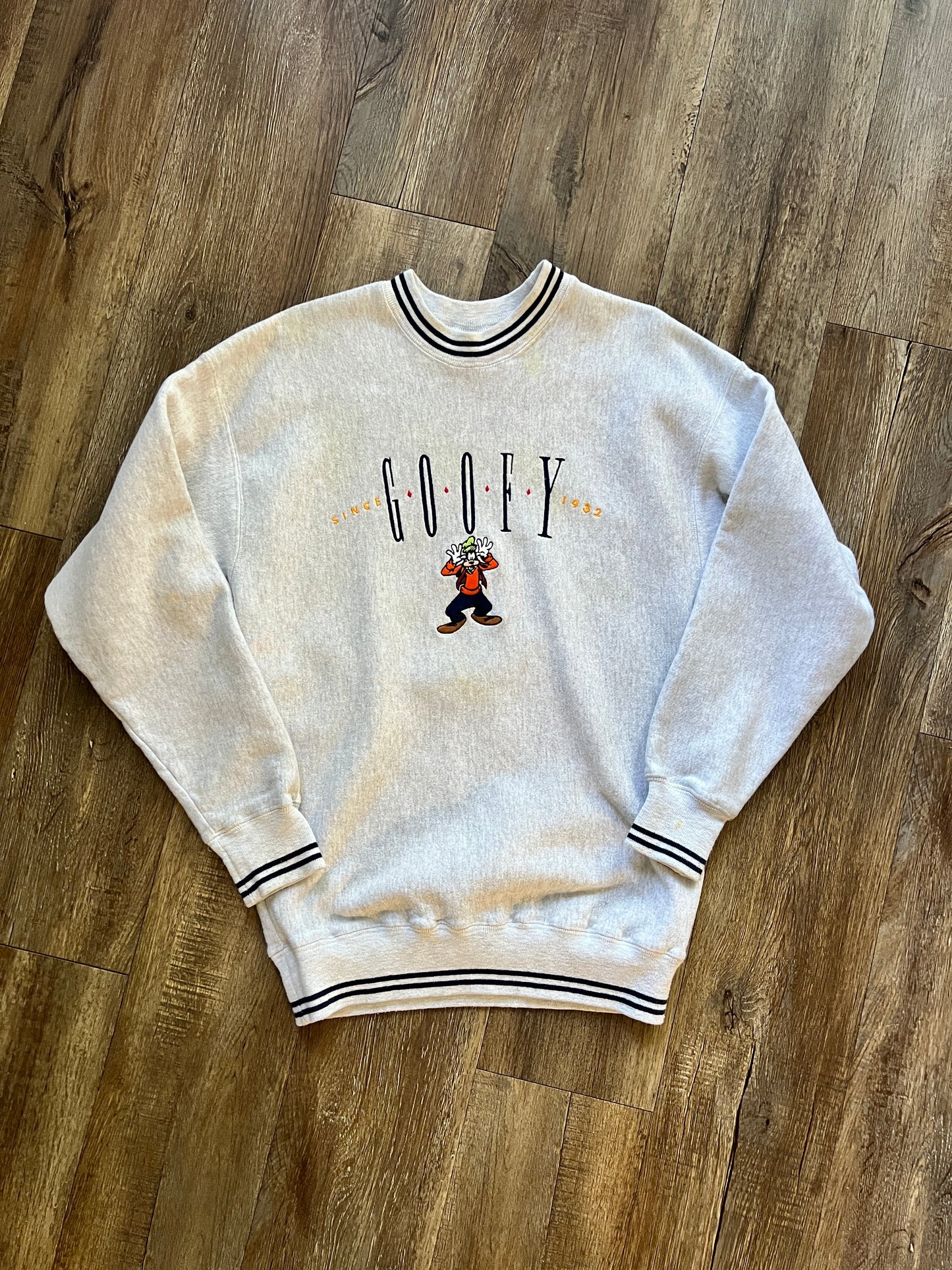 733 -Grey Embroidered Goofy Crewneck - M