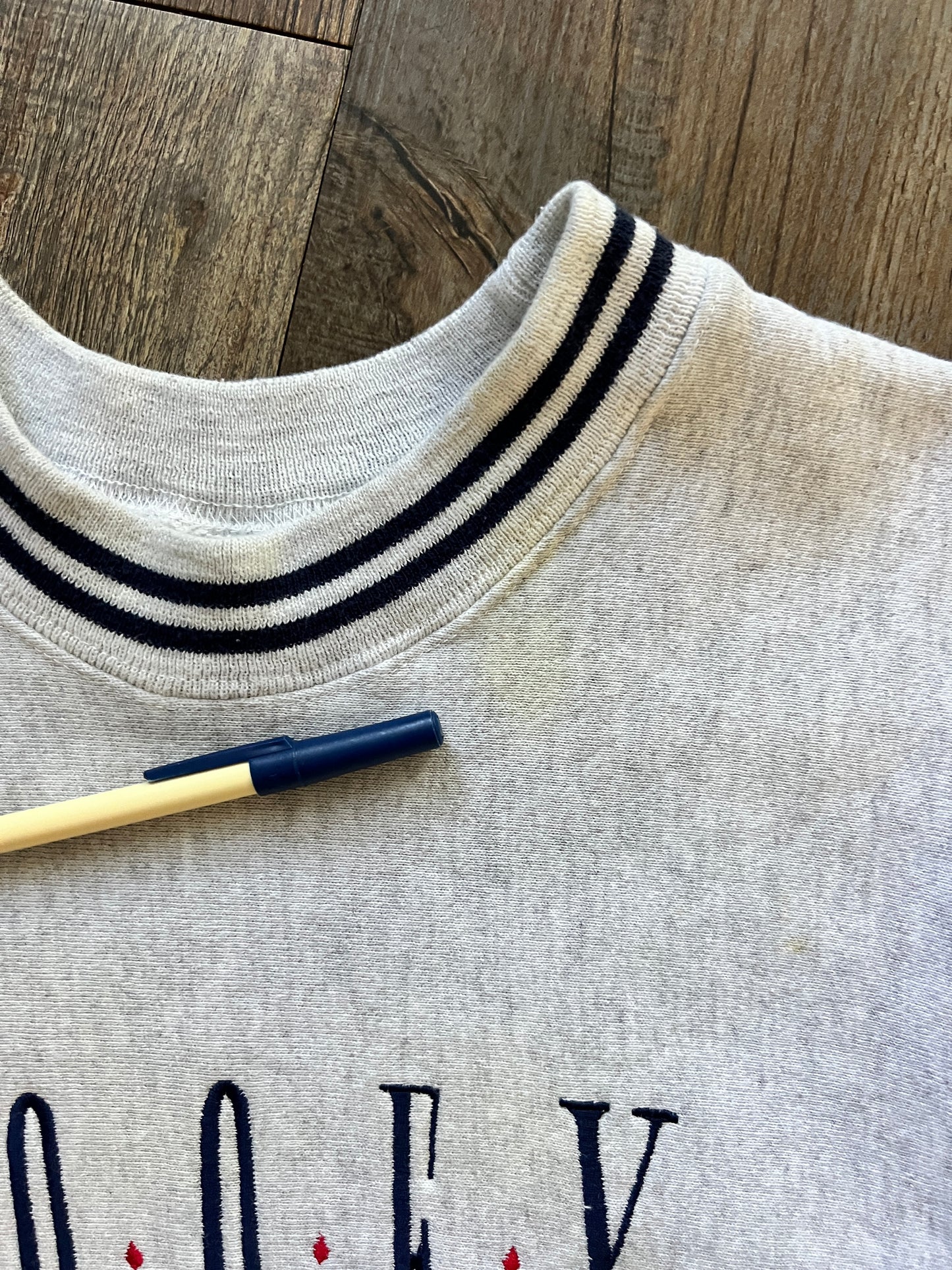 733 -Grey Embroidered Goofy Crewneck - M