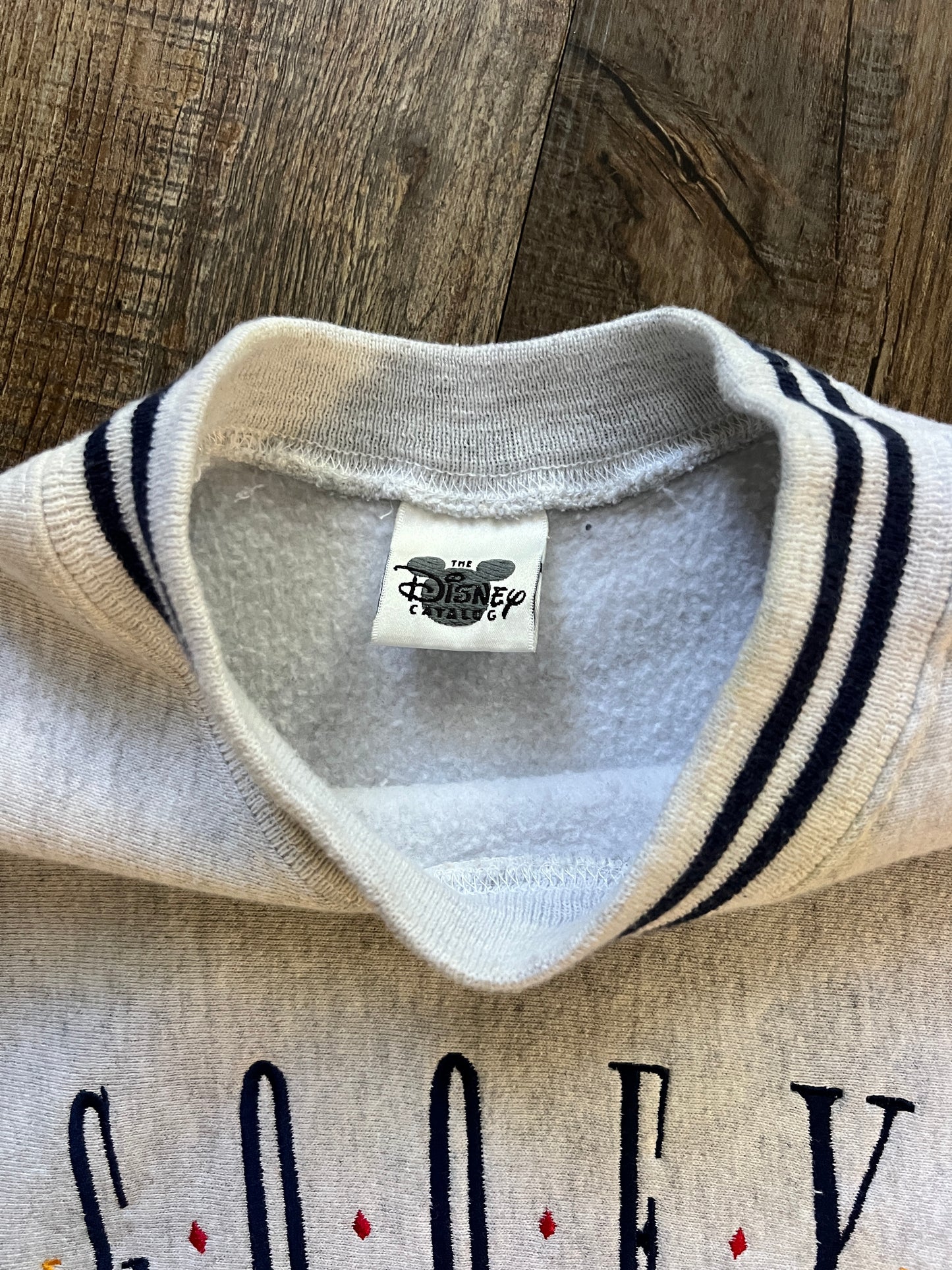 733 -Grey Embroidered Goofy Crewneck - M