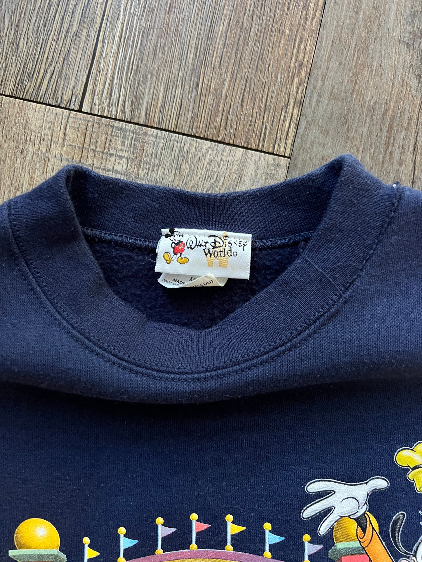 736 -Navy WDW Arches 4 Parks One World Crewneck - M