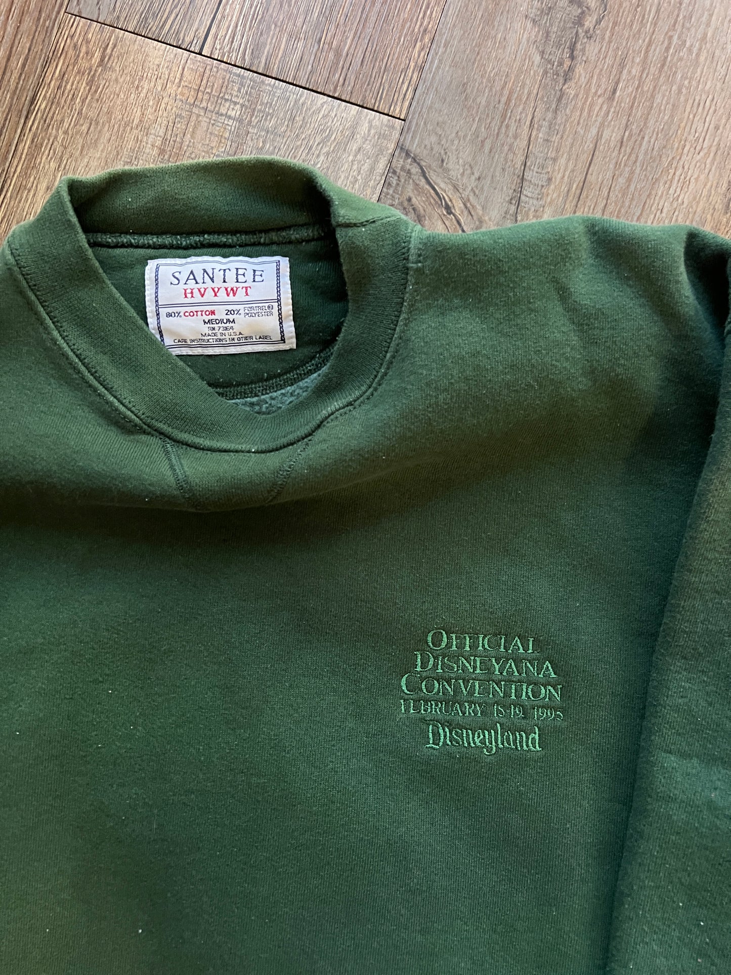 738 -Green Embroidered 1995 40 Years of Adventure Indiana Jones Disneyana Crewneck - M