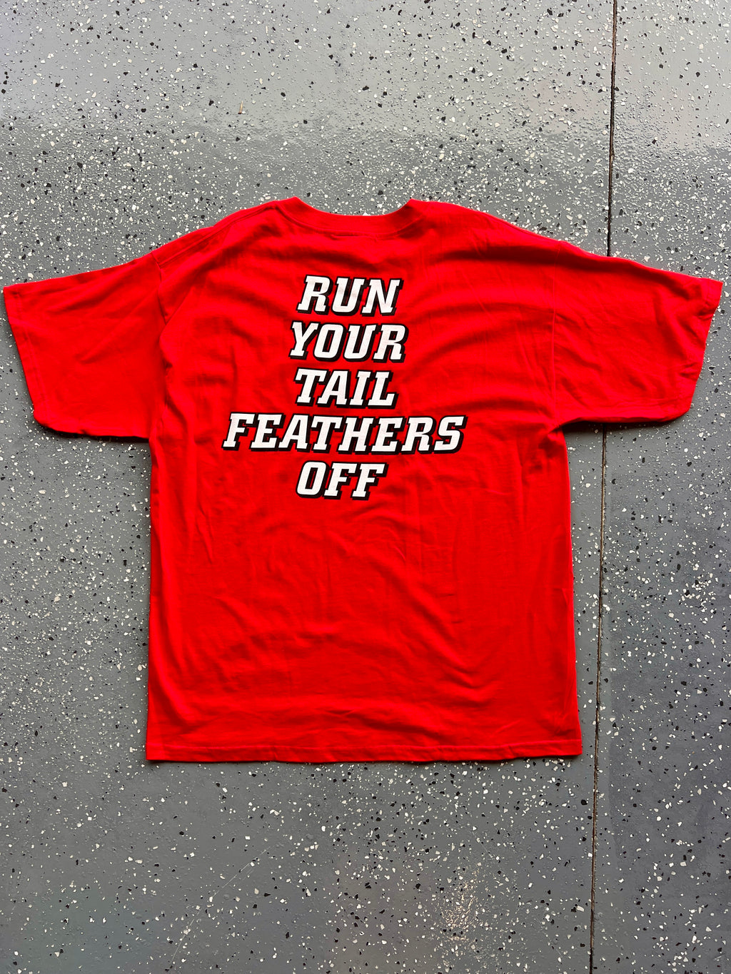 1442 - NWT Red 2003 WDW Run Your Tail Feathers Off Half Marathon Tee - L