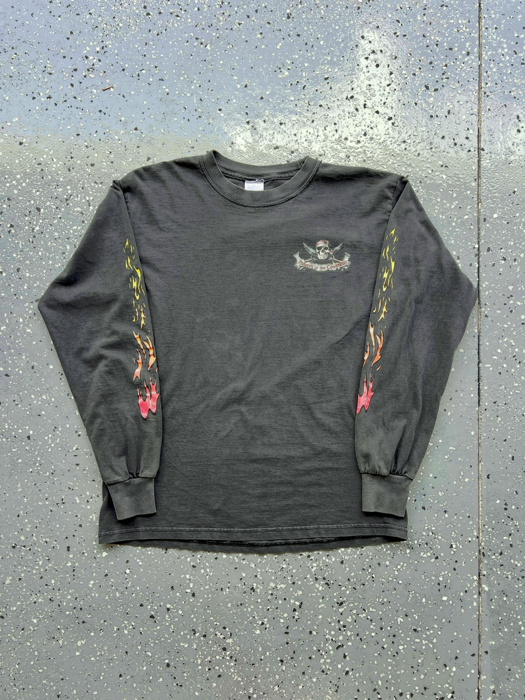 1456 - Black Pirates of the Caribbean Skull & Crossbones Flames Long Sleeve - M