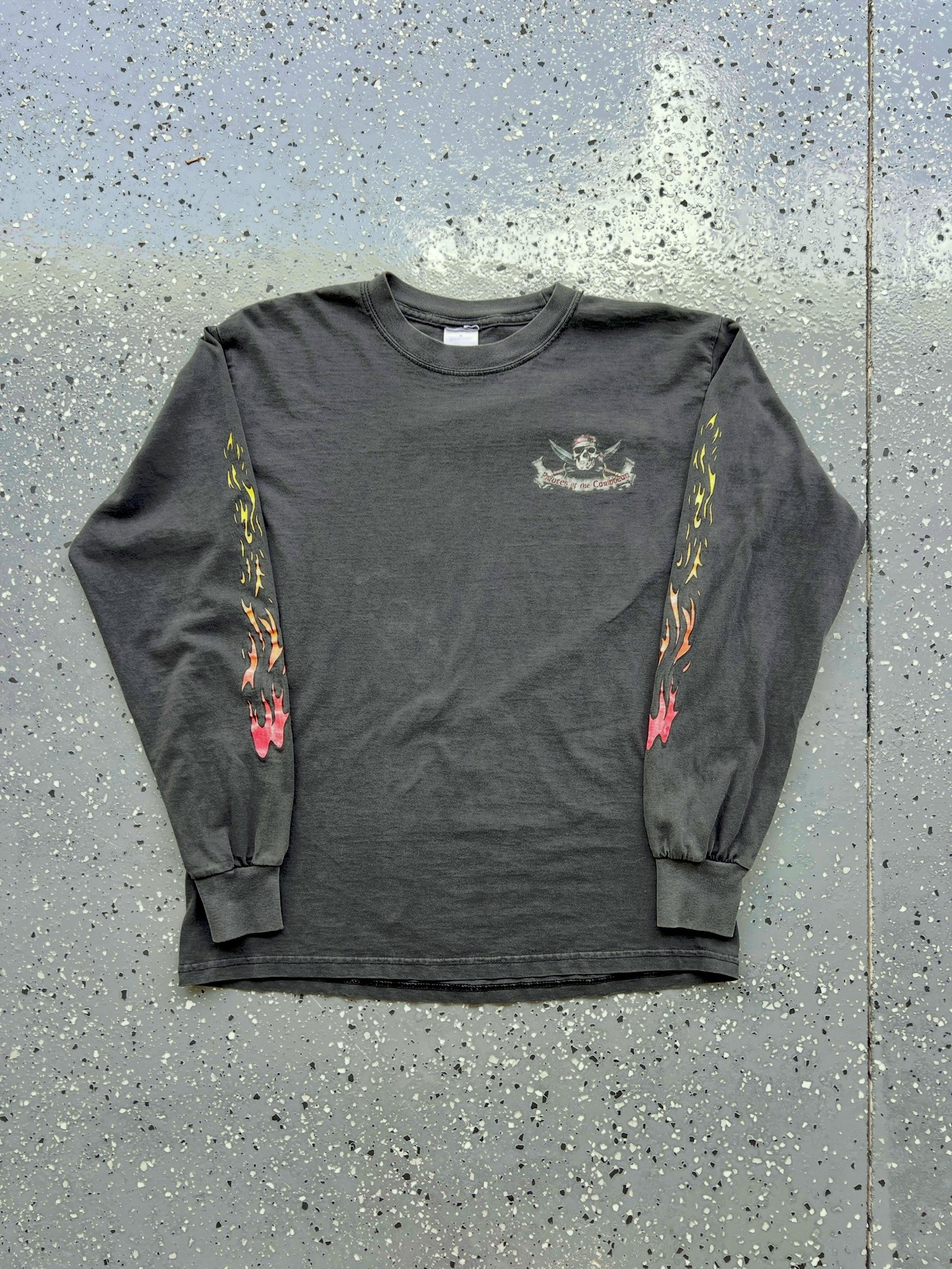 1456 - Black Pirates of the Caribbean Skull & Crossbones Flames Long Sleeve - M