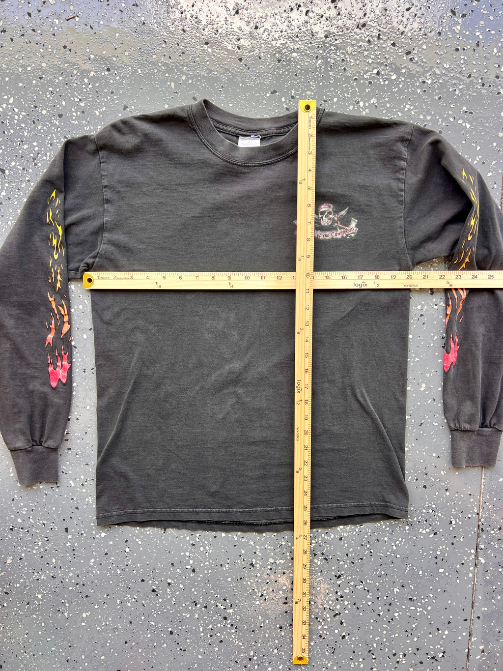 1456 - Black Pirates of the Caribbean Skull & Crossbones Flames Long Sleeve - M