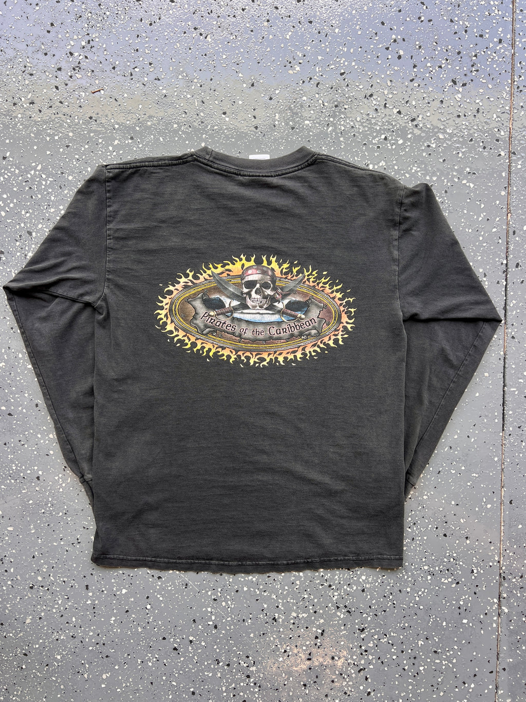 1456 - Black Pirates of the Caribbean Skull & Crossbones Flames Long Sleeve - M