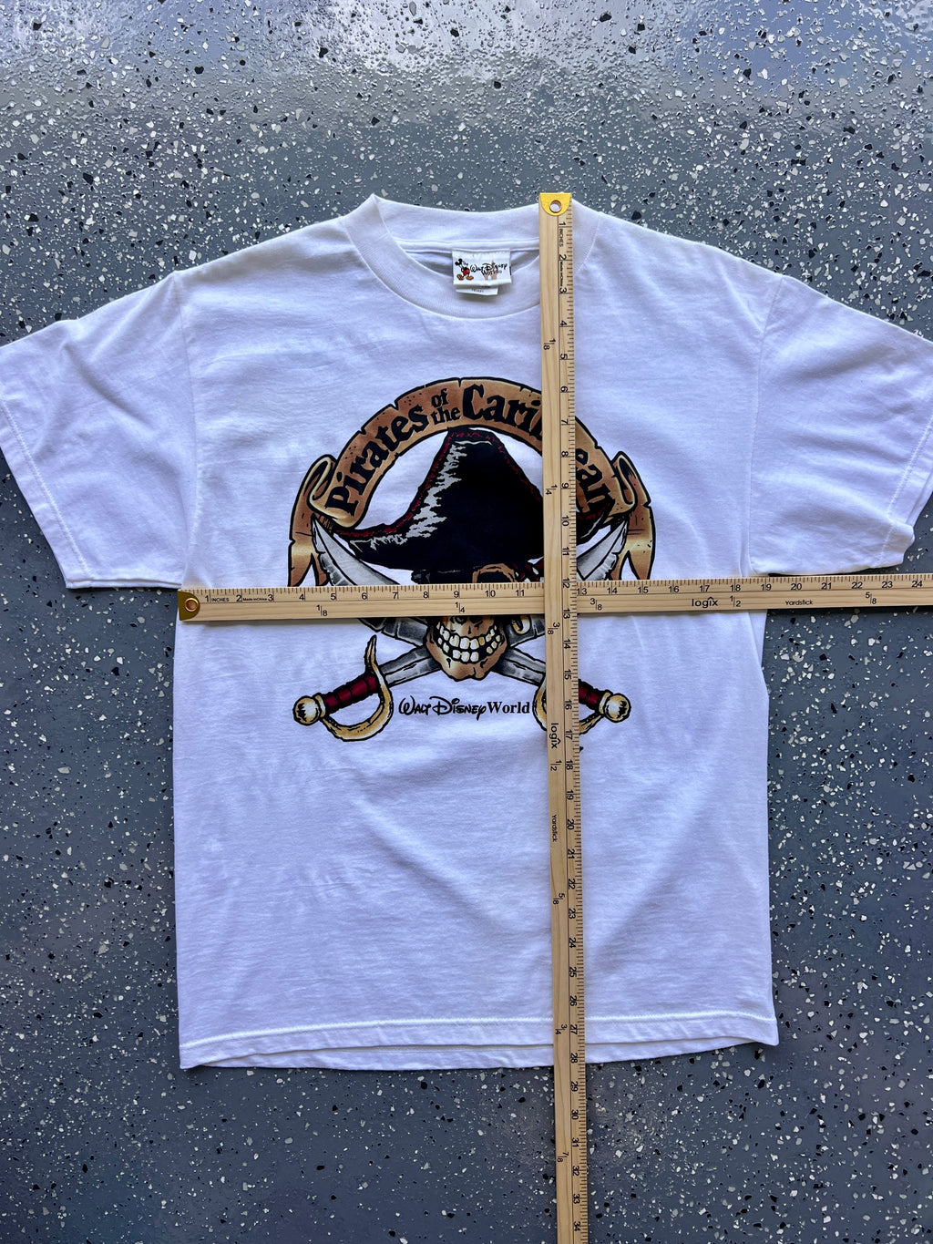 1458 - White Pirates of the Caribbean Tee - M