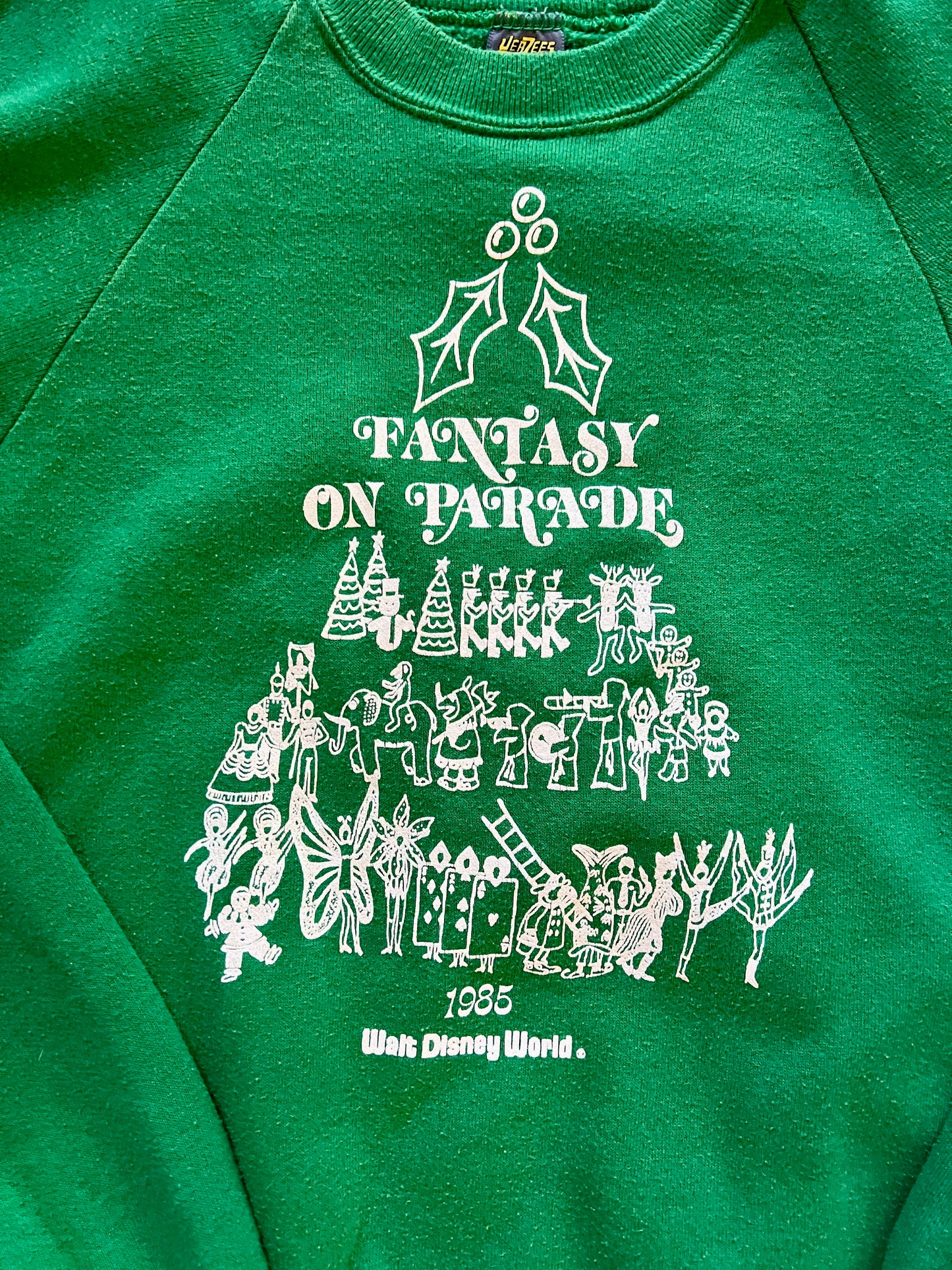 809 -Green 1985 Fantasy on Parade Tree Crewneck - L
